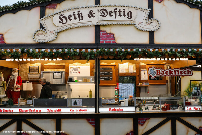 Weihnachtliche Imbisstände